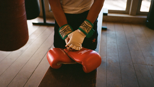How to Clean and Deodorize Boxing Gloves